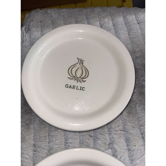 Pottery Barn Outlet Set of 4 Appetizer Snack Dessert Plates Vegetable Images - Picture 2 of 10